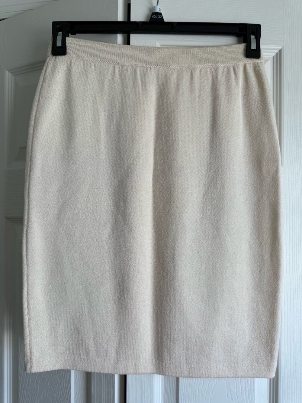 St. John Basics Cream Ivory Santana Knit Knee Length Stretch Skirt